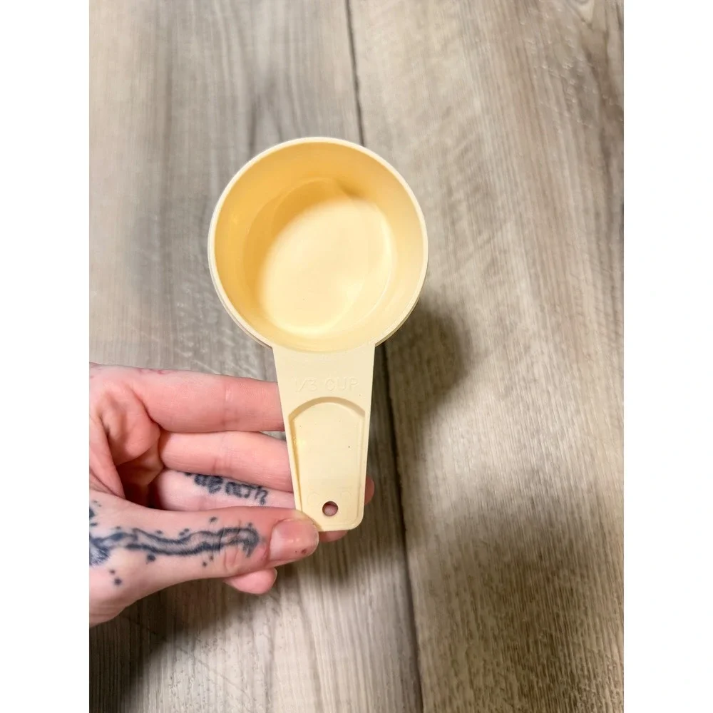 Tupperware Vintage Harvest Gold Measuring Cup Set 6 Piece Nesting Retro 1970s